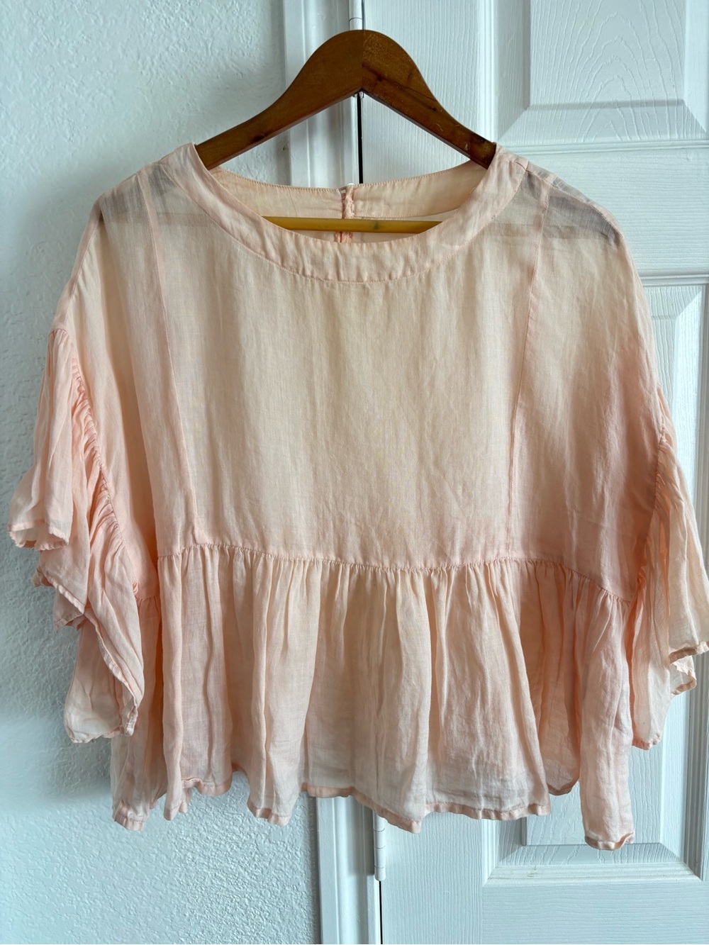 Marque De Brodeuses Women’s Top Lightweight Pink Romantic Elegant